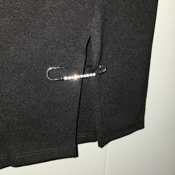 NWT Dolls Kill Sexy Classy Black Skirt , With Blinged Put Safety Pin 🧷 - Picture 7 of 9